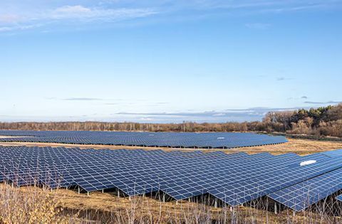 Centrales solaires (syst&egrave;mes au sol et toits)